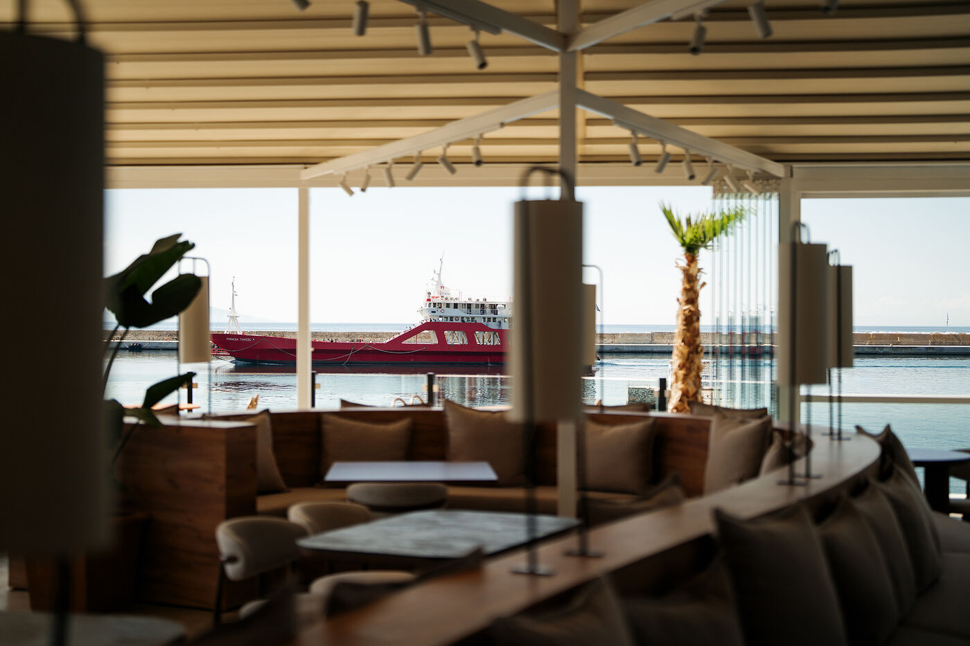 The dining room & its sea view