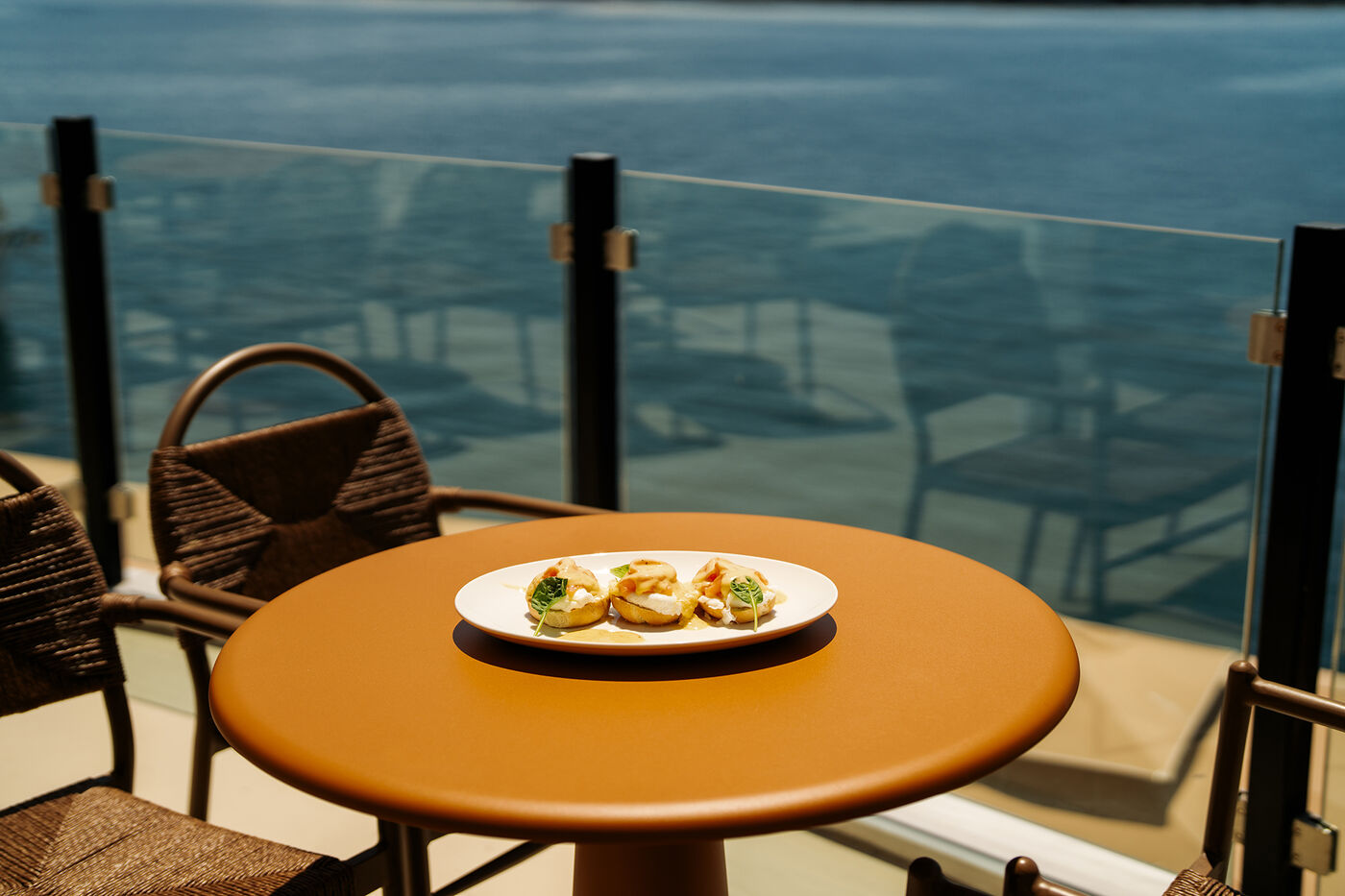 Lunch over the water