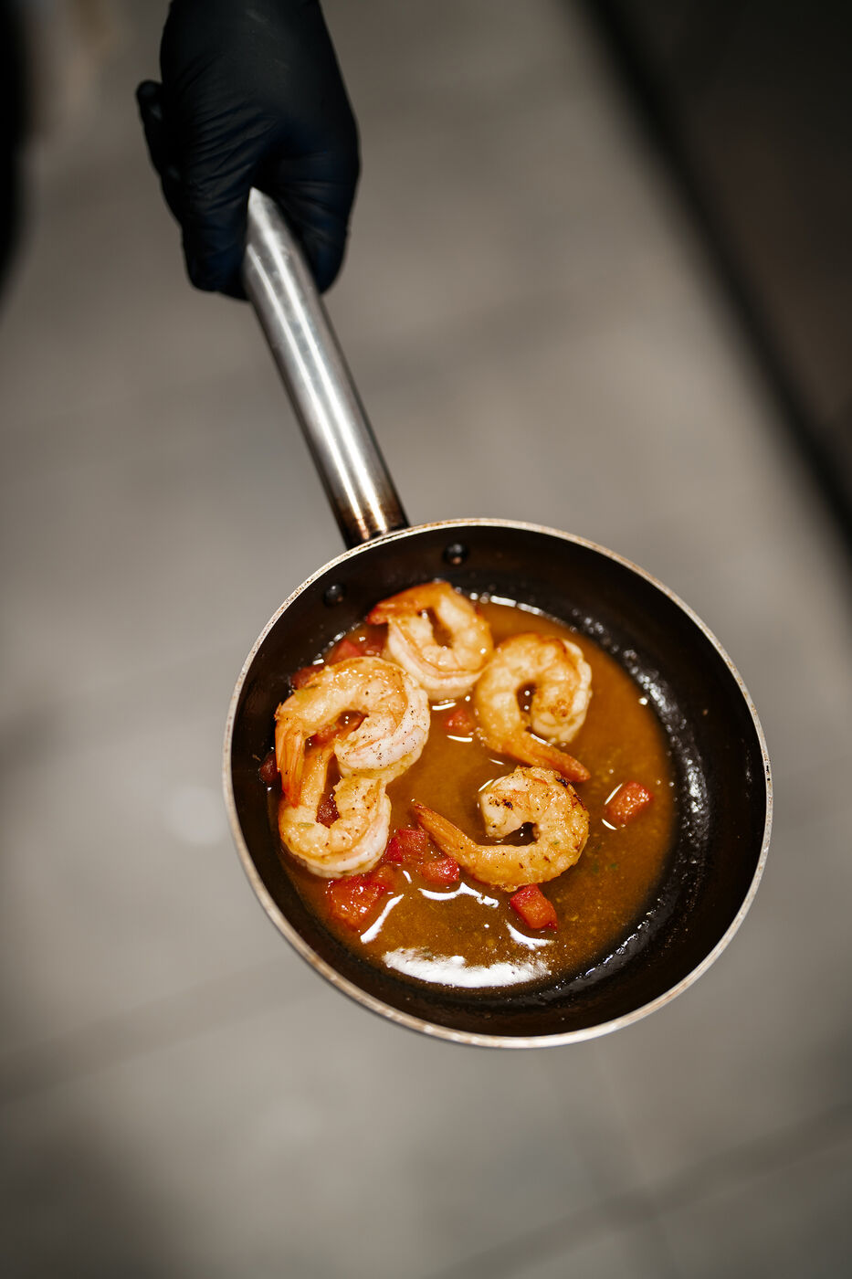 Saffron prawns in the pan